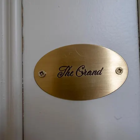 The Grand At Dukes Townhouse Apartment York Exterior photo